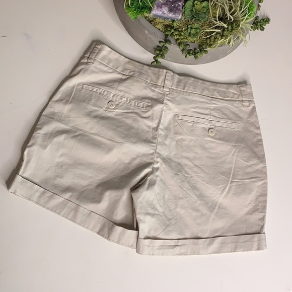 LOGG H&M Khaki Cuffed Casual shorts size 10 women’s weekend fit high rise - Picture 4 of 5